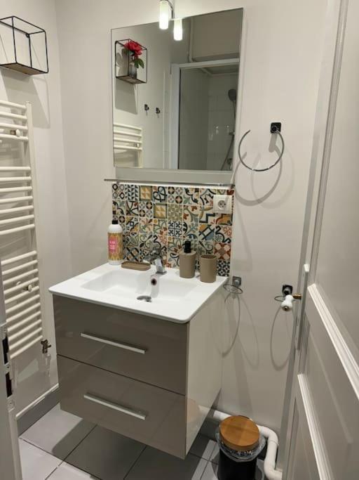 Charmant Appartement Au Moulin Rouge 파리 외부 사진